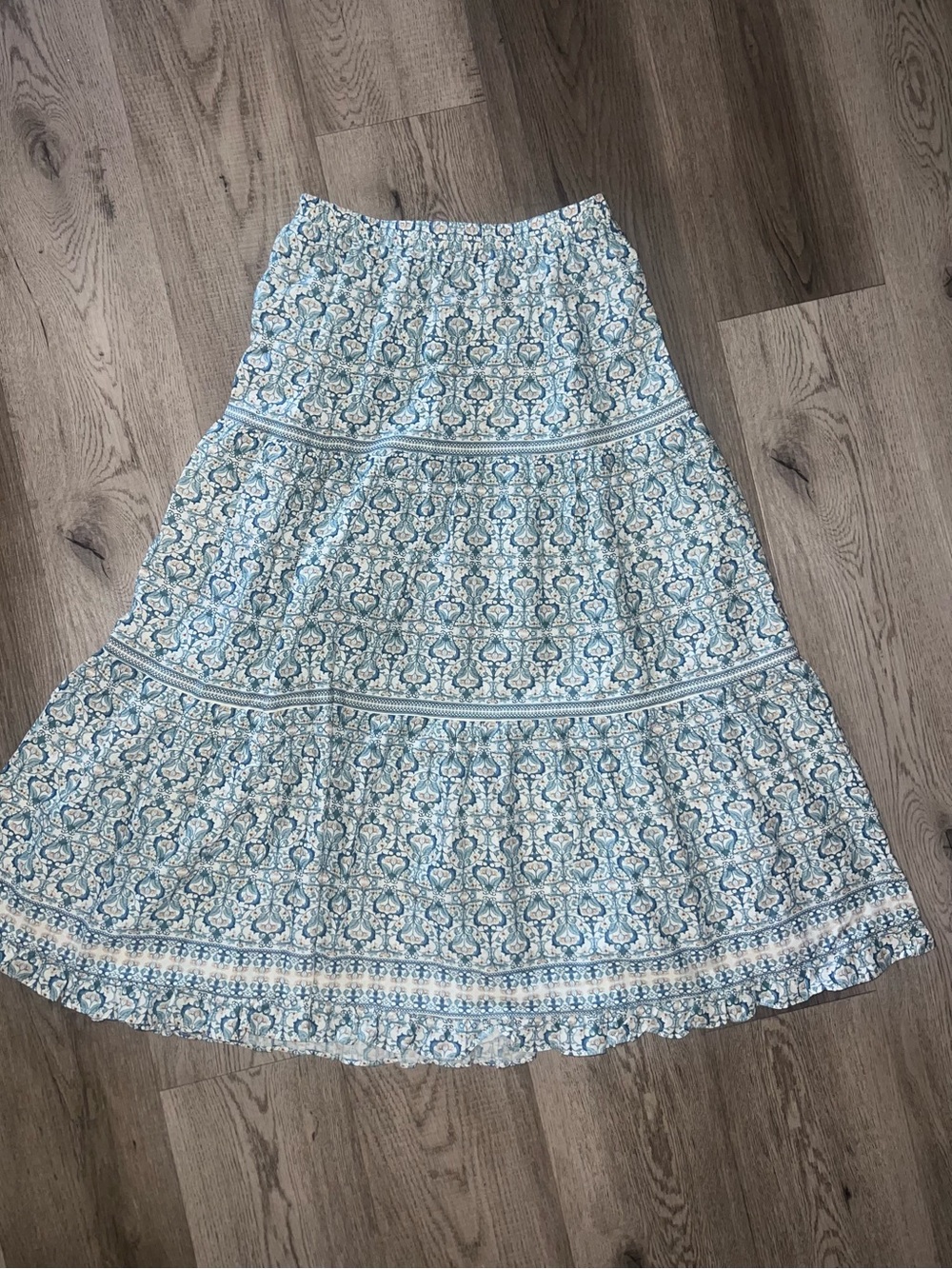 NWT $128 Max Studio Light Blue and White Printed Tiered Maxi Skirt